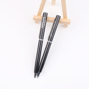 Bolígrafo Delgado Promocional para Hotel con Bola de Metal Negra y Logotipo Grabado, Ancho de Escritura de 1.0 mm - Product Image 1