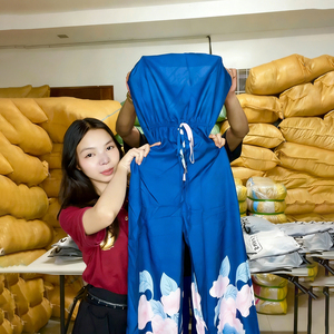 ขายส่งเสื้อผ้าแบรนด์ใหม่ กางเกงยีนส์ ชุดนอน เสื้อผ้าจำนวนมากสำหรับผู้หญิงและเด็ก เสื้อเบลาส์ เสื้อผ้ามัดรวม ผู้จัดจำหน่ายโดยตรงจากจีน - Product Image 1