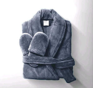 Yüksek kaliteli mercan polar bornoz lüks otel bornoz özel logo beyaz bornoz ve terlik Spa estetik özel bornoz - Product Image 1