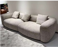 Abnehmbarer Stoffbezug Luxus Dreisitzer-Sofa Schaumstoffgefüllt Modernes Minimalistisches Cremefarbenes Design für Hotel Wohnzimmer Modular