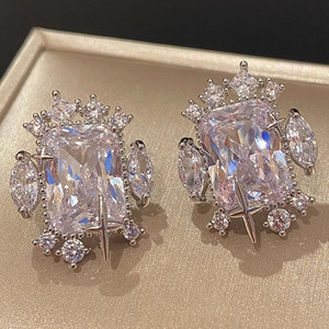 Orecchini a Perno Geometrici a Forma di Stella per Donne, Accessori per Orecchie Semplici per Uso Quotidiano, Outfit Casual e Regalo - Product Image 4