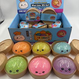 ของเล่นบันนึ่งยางนุ่มเรืองแสงแบบใหม่ บรรเทาความเครียด สีสันสดใส เด้งคืนตัวช้า รูปทรงขนมปังจำลอง - Product Image 5