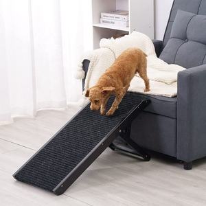 Rampa plegable de madera ajustable para perros y gatos, superficie de alfombra antideslizante para sofá o cama - Product Image 2