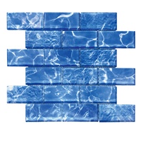 Mosaïque de piscine en verre brillant à motif galaxie unique, bande de briques, bleu océan, surface ondulée, à prix abordable