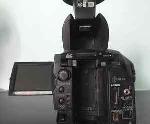 Caméra vidéo professionnelle Panasonic AG-HMC153MC d'occasion de la série AVCCAM, modèle 153MC - Product Image 2