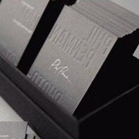 Tarjeta de Visita de Lujo Personalizada de Algodón con Logotipo Grabado en Relieve Profundo y Estampado en Lámina Dorada para la Marca de Fotógrafos Profesionales