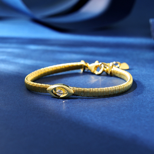 ขายส่งสร้อยข้อมือเงินแท้ 925 ชุบทอง 18K สีเหลือง ประดับเพชรซิคอน ผิวซาติน ดีไซน์รูปดวงตา สไตล์คริสเตียน ของขวัญสุดอินเทรนด์ - Product Image 4