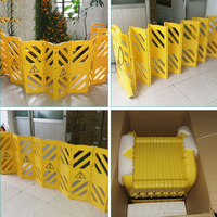 Barrières flexibles de contrôle de foule escamotables portatives pliables d'intérieur et extérieures de barrière de la circulation Barricade mobile extensible