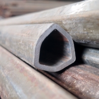 Tubo Triangular de Alta Precisión API ASTM A500 Grado B, Alta Rigidez Estructural, Resistencia a Impactos, Tamaño Personalizado