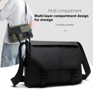 <span class=keywords><strong>Sac</strong></span> messager géométrique imperméable en PU de style britannique pour <span class=keywords><strong>homme</strong></span> - <span class=keywords><strong>Sac</strong></span> à <span class=keywords><strong>bandoulière</strong></span>/<span class=keywords><strong>sac</strong></span> croisé multifonction grande capacité - Product Image 2
