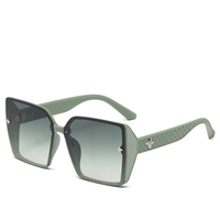 Lunettes de soleil de luxe trèfle à quatre feuilles brillantes UV400 pour femme, style TikTok tendance, surdimensionnées, mode, luxe léger, plage