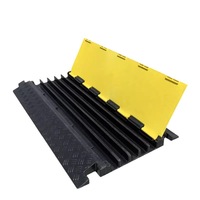 Abreuvoir de protection de câbles en PVC pour l'intérieur Plaque de pression pour câbles de circulation pour l'extérieur Bosse de vitesse en caoutchouc Plastique