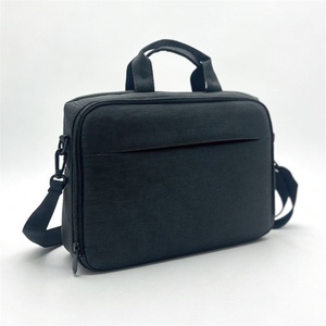 Bolso de Hombro Profesional Reutilizable para Portátil de Negocios, Color Negro, Funda Personalizada para Portátil con Asa y Bolsillo para Oficina - Product Image 5