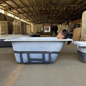 Petite <span class=keywords><strong>baignoire</strong></span> en <span class=keywords><strong>fonte</strong></span> de style traditionnel à immersion profonde avec drain, installation encastrée pour appartements - Product Image 2