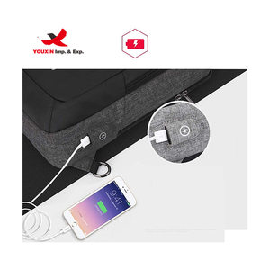 กระเป๋าคาดหน้าอกกันน้ำพร้อมช่องชาร์จ USB กระเป๋าสะพายไหล่เดี่ยวสำหรับเดินทางสำหรับผู้ชาย - Product Image 2