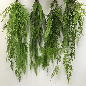 Vides colgantes duraderas montadas en la pared, helechos verdes simulados para decoración de techo y escaparate, planta tipo césped artificial - Product Image 4