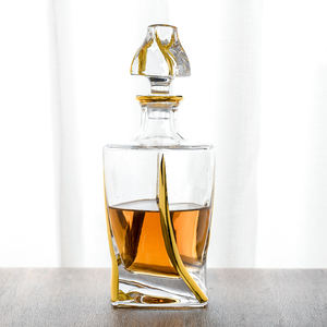 NOVARE <span class=keywords><strong>Carafe</strong></span> à whisky et à vin en verre transparent torsadé, personnalisée, dorée, 27 oz, sans plomb, certifiée LFGB, style bohème - Product Image 2