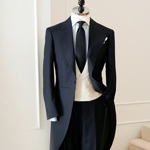 Costume de smoking de soirée pour <span class=keywords><strong>homme</strong></span> sur mesure haut de gamme, queue longue, costume de cérémonie pour <span class=keywords><strong>homme</strong></span> 100% laine, costume sur mesure, veste à queue de pie - Product Image 4