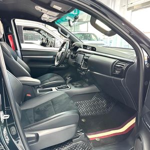 Toyota Hilux 2.8T <span class=keywords><strong>Diésel</strong></span> 2022, Camioneta Automática con Volante a la Izquierda, Vehículo Usado para Exportación - Product Image 3