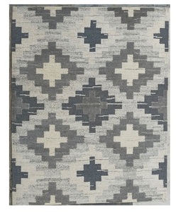 Tapis marocain en laine noué à la main, tapis moderne fait main pour la décoration de la chambre à coucher, du salon et du hall d'hôtel - Product Image 1