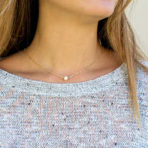 EManco - Nuevo Collar <span class=keywords><strong>de</strong></span> <span class=keywords><strong>Perlas</strong></span> Simples <span class=keywords><strong>de</strong></span> 5 mm para Mujer, <span class=keywords><strong>Cadena</strong></span> <span class=keywords><strong>de</strong></span> Clavícula <span class=keywords><strong>de</strong></span> Acero Inoxidable 316L Chapado en Oro - Product Image 4