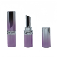 Tube de rouge à lèvres vide Yuecai, dégradé lavande argenté, effet ombré chromé, avec col embossé et embout incliné, vente en gros