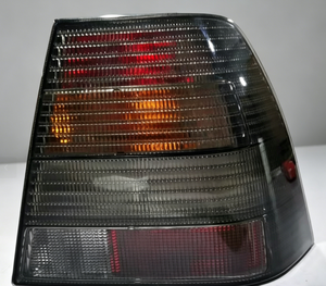 Gruppo Fari Posteriori Fumé per Volkswagen Bora / Jetta MK4 1998-2005, OE #   1J5945095AA / 1J5945096AA - Product Image 1