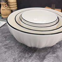 2025 Grand Ensemble de Bols en Céramique de Porcelaine Blanche de 4.5/6/8 Pouces pour la Restauration en Gros, Idéal pour Fruits, Riz, Desserts, Soupes et Ramen