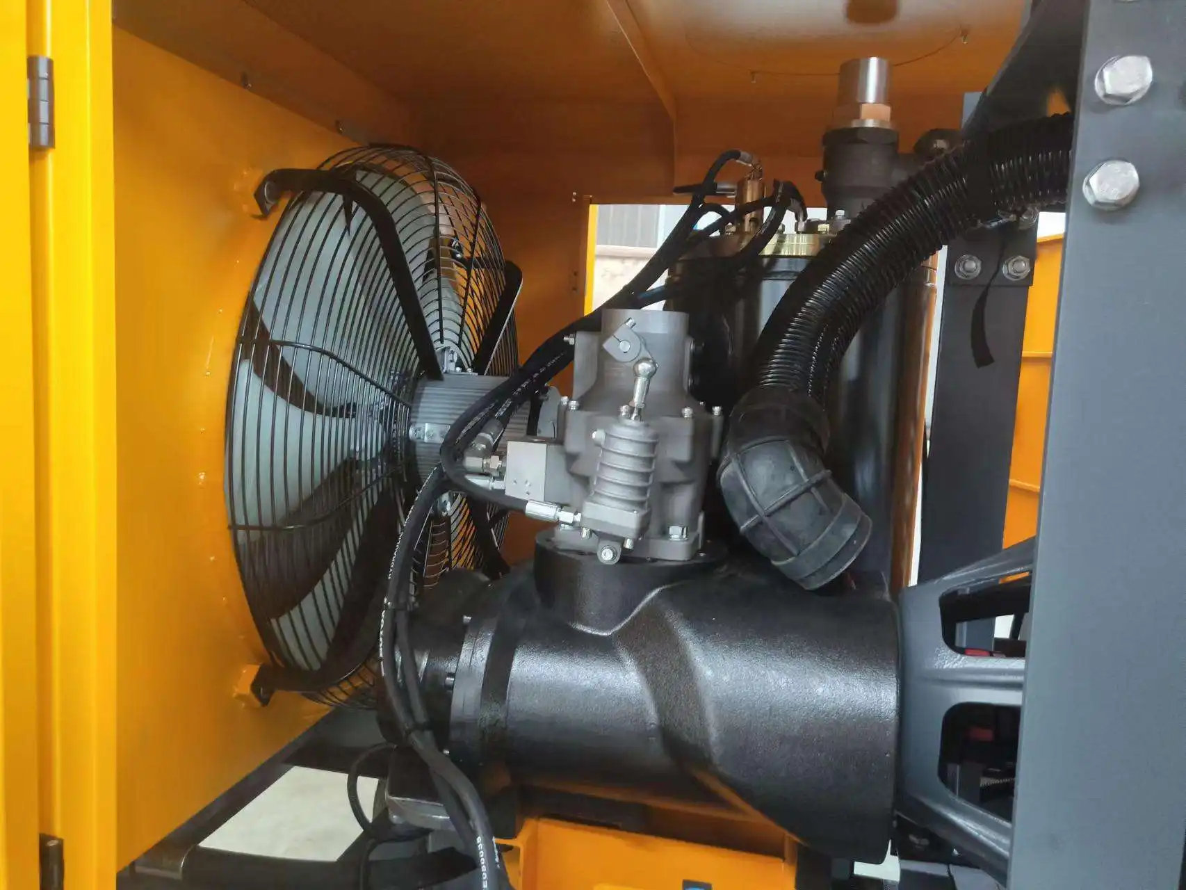 Industrial Equipments 185 KW 20m3/min Hanson Electric Engine For Portable Air Compressor For Excavation