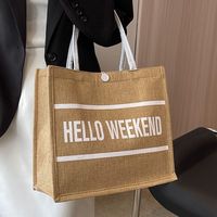 Usine bas prix blanc noir lettre bonjour week-end logo personnalisé grande capacité sac en jute sac à provisions avec bouton pour cadeau