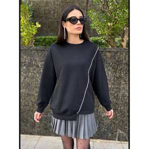 Sudadera Negra Asimétrica Oversize de 360g, Tejida, Anti-Pilling, Estilo Femenino - Product Image 2