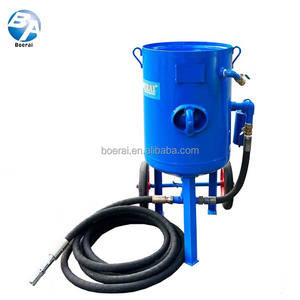 Tragbare Outdoor-Trockensandstrahlmaschine zur Rostentfernung mit 300L Tankkapazität und Fernbedienung - Product Image 4