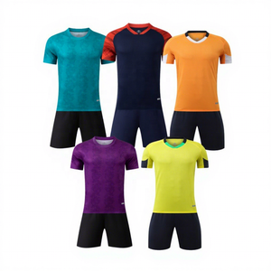 Maillot de football personnalisé à manches courtes 2026, impression par transfert thermique direct, 100% polyester, séchage rapide, par SportStars - Product Image 1