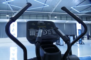 Vente en gros d'appareils elliptiques commerciaux auto-alimentés, simulateurs de course, équipement de gym OEM - Product Image 6