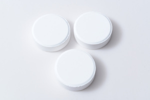 Pastiglie di Cloro Qualificate, Diametro 7,5 cm, Colore Bianco, Purezza 99%, Confezione in Pallet, Magazzini USA, MSDS e COA Inclusi - Product Image 3