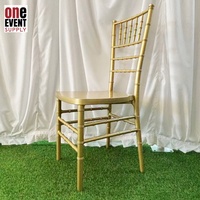 Chaise empilable en plastique couleur or brillant pour événements, en PP, designs multicolores disponibles, chaise Chiavari de jardin