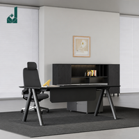 Bureau de direction moderne en forme de L avec support triangulaire en acier et aluminium, panneau E0, placage semi-chêne, table de bureau de PDG