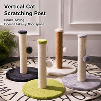 En gros, Arbre à chat moderne en bois personnalisé, petit modèle, avec griffoir, perchoir en peluche et boule suspendue, gain de place, jouet d'intérieur, emballage carton
