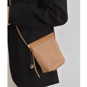 Mini sac en paille de raphia tressé, sac de plage polyvalent haut de gamme pour femme, sac à bandoulière pour téléphone portable - Product Image 3