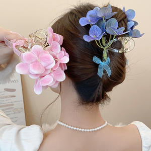 Pince à cheveux romantique en tissu français avec motif requin mignon, accessoire élégant pour femme - Product Image 6