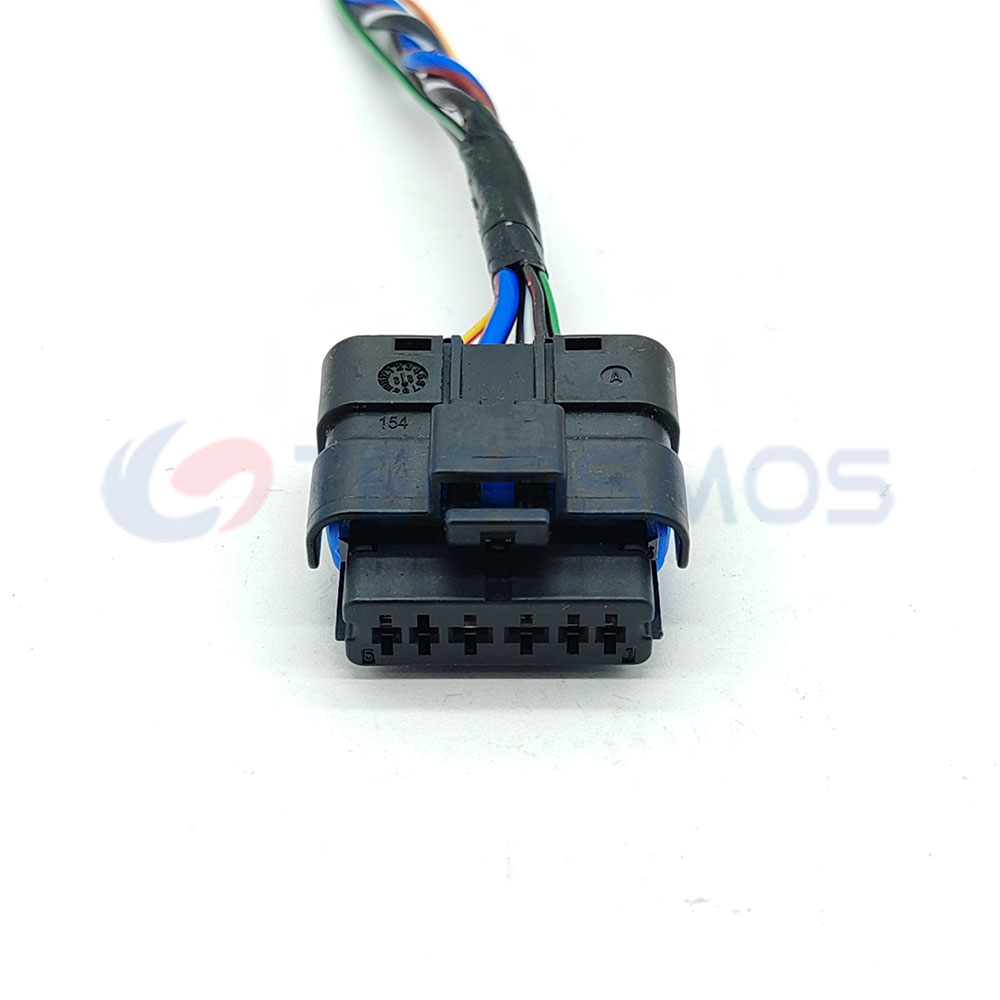 Automobile Waterproof Wiring Harness Connector Plug 211PC069S0149
