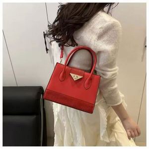 Sacs à bandoulière en cuir PU pour femmes, vente en gros, fermeture éclair, imperméables, forme oreiller, capacité 2-2,9 L, polyester - Product Image 3