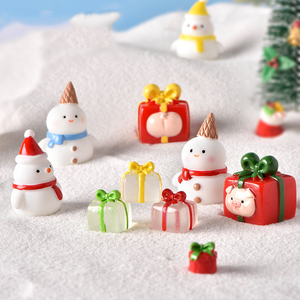 Figuras Miniatura Navideñas en Oferta, Adornos Decorativos para el Hogar, Pequeños Accesorios de Resina para Jardín y Paisajismo Navideño - Product Image 5