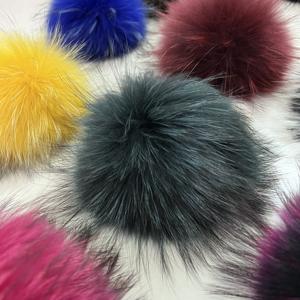 Pompones de Piel de Mapache Natural de Alta Calidad, Esponjosos, con Broche, 15 cm, Desmontables, para Tejer Gorros - Product Image 1