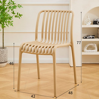 Chaises de salle à manger en plastique empilables et pliables haut de gamme, durables, imperméables et écologiques pour l'extérieur, l'hôtellerie et les chambres à coucher (modèle FX)
