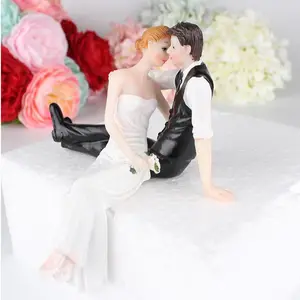 Wholesale Romantic Wedding Cake, Bride And Groom Doll Resin Crafts For Cake Decoration/