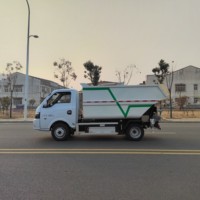Compacteur de déchets électrique Yiwei 4,5T 4x2 à chargement arrière avec système hydraulique motorisé et déchargement automatique pour l'assainissement urbain