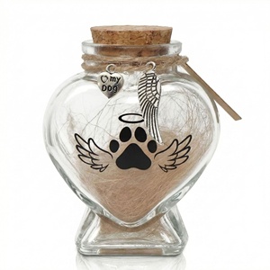 Herzförmige Glasflasche für Tierhaare und Asche als Erinnerungsstück mit DIY-Design - Product Image 1