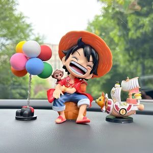Figura de acción de anime personalizada al por mayor de <span class=keywords><strong>One</strong></span> <span class=keywords><strong>Piece</strong></span>: Luffy, <span class=keywords><strong>Zoro</strong></span>, Sanji, lindos personajes sentados y riendo, modelo de PVC, juguete, decoración para coche, regalo a granel - Product Image 2