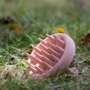 Brosse à shampooing ronde en silicone pour démangeaisons avec logo personnalisé Artefact de nettoyage et de grattage du <span class=keywords><strong>cuir</strong></span> <span class=keywords><strong>chevelu</strong></span> pour salon Brosse en silicone - Product Image 2